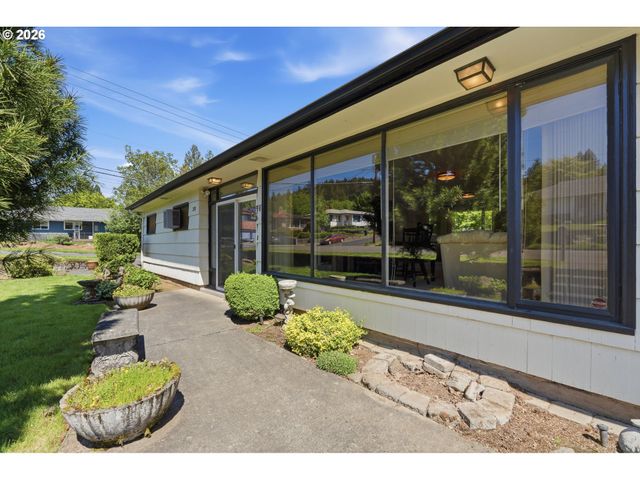 2010 Ne ADAMS St, Camas, WA 98607