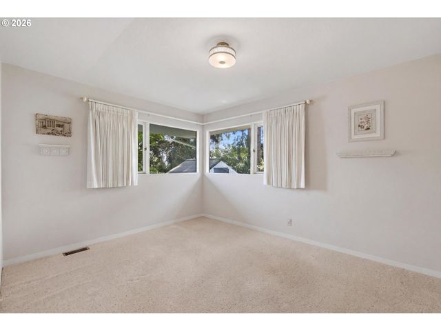 2010 Ne ADAMS St, Camas, WA 98607