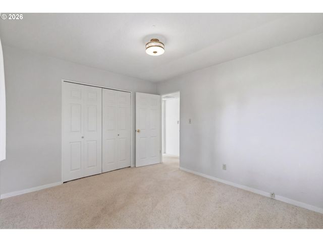 2010 Ne ADAMS St, Camas, WA 98607