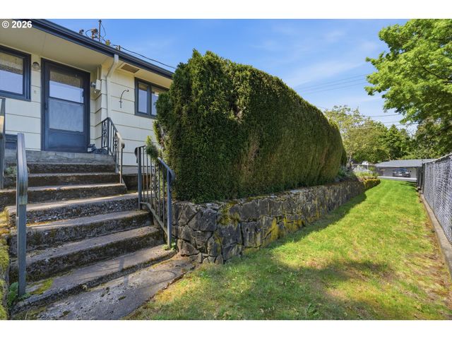 2010 Ne ADAMS St, Camas, WA 98607