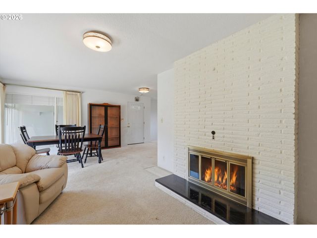 2010 Ne ADAMS St, Camas, WA 98607