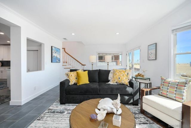 206 E Oceanfront, Newport Beach, CA 92661