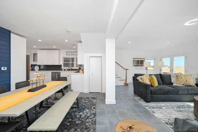 206 E Oceanfront, Newport Beach, CA 92661