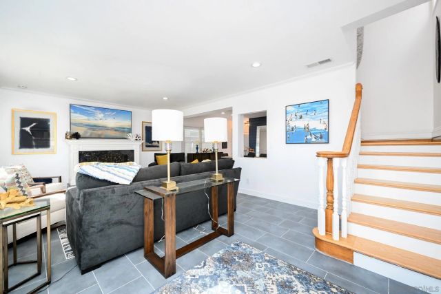 206 E Oceanfront, Newport Beach, CA 92661