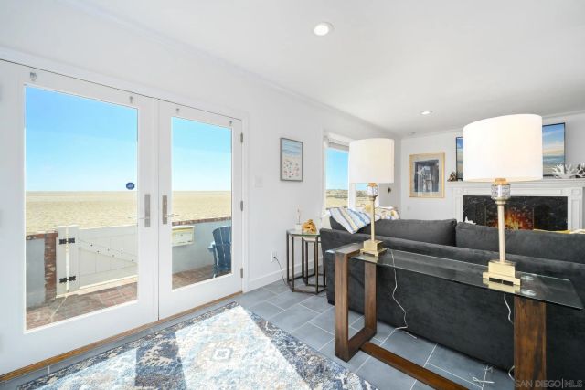 206 E Oceanfront, Newport Beach, CA 92661