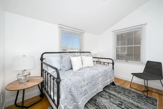 206 E Oceanfront, Newport Beach, CA 92661