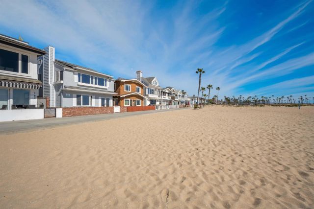 206 E Oceanfront, Newport Beach, CA 92661