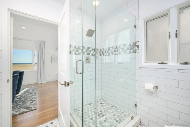 206 E Oceanfront, Newport Beach, CA 92661