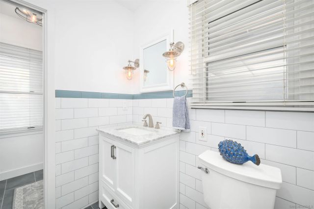 206 E Oceanfront, Newport Beach, CA 92661