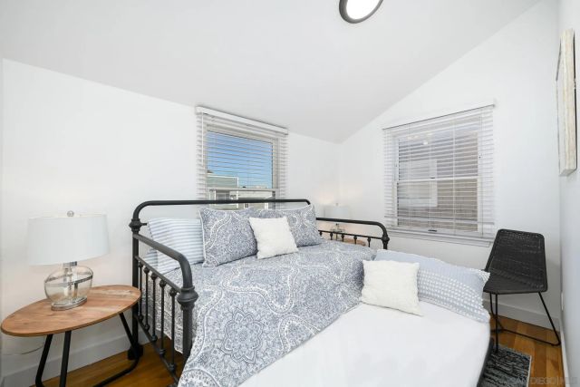 206 E Oceanfront, Newport Beach, CA 92661