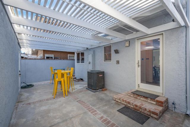 206 E Oceanfront, Newport Beach, CA 92661