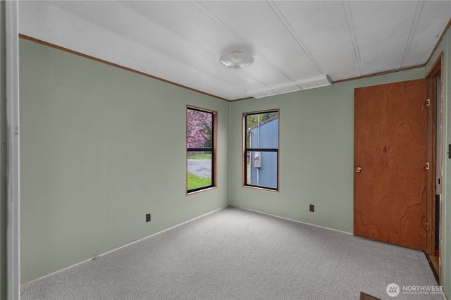 9823 Whitecap Drive NW, Olympia, WA 98502
