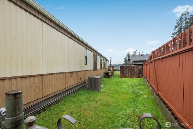 9823 Whitecap Drive NW, Olympia, WA 98502