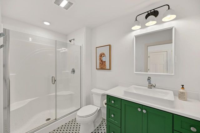 6850 W River Birch DRIVE, Mequon, WI 53092