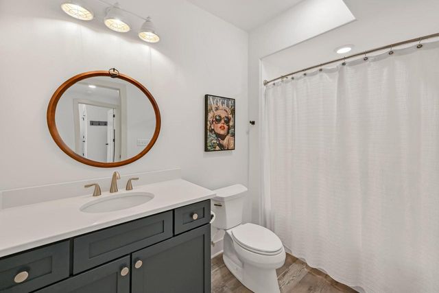 6850 W River Birch DRIVE, Mequon, WI 53092