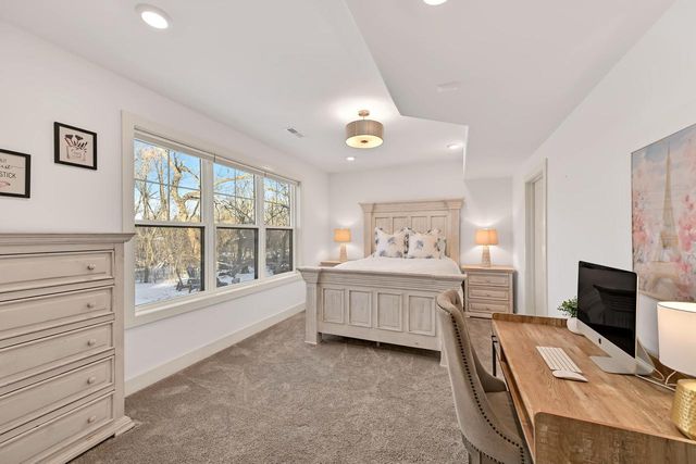 6850 W River Birch DRIVE, Mequon, WI 53092