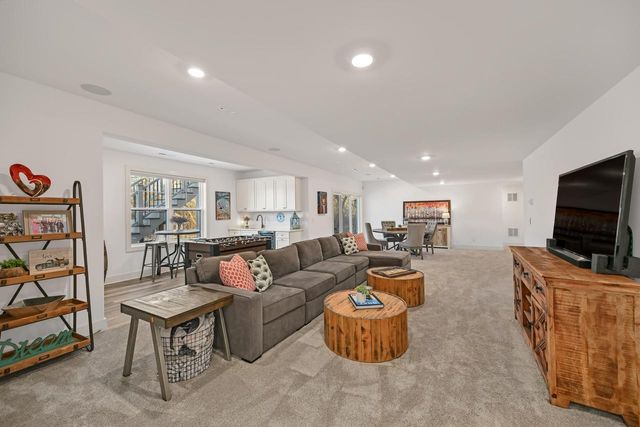 6850 W River Birch DRIVE, Mequon, WI 53092
