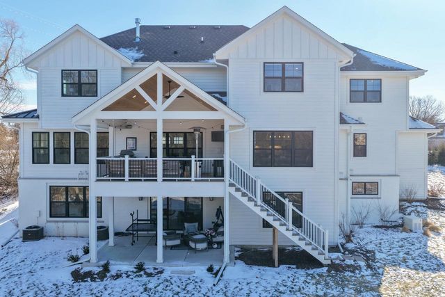 6850 W River Birch DRIVE, Mequon, WI 53092