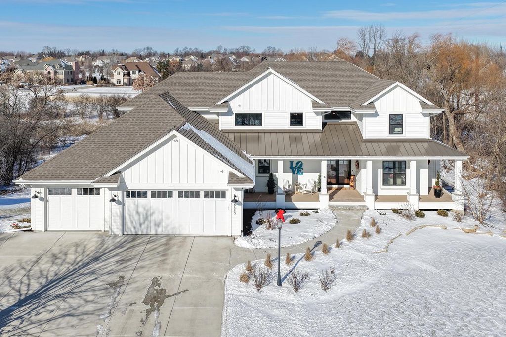 6850 W River Birch DRIVE, Mequon, WI 53092