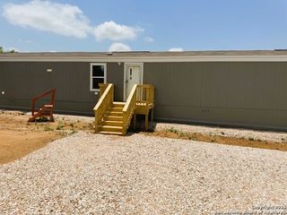 277 county road 1647 # 2, Moore, TX 78057