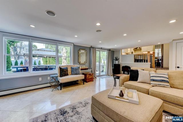 11 Carlisle Road, Wayne, NJ 07470