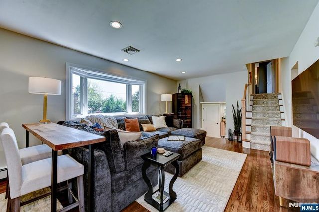 11 Carlisle Road, Wayne, NJ 07470