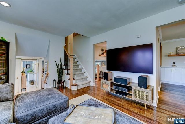 11 Carlisle Road, Wayne, NJ 07470
