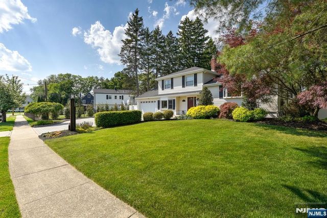 11 Carlisle Road, Wayne, NJ 07470