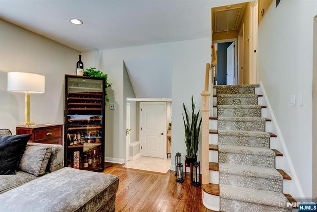 11 Carlisle Road, Wayne, NJ 07470