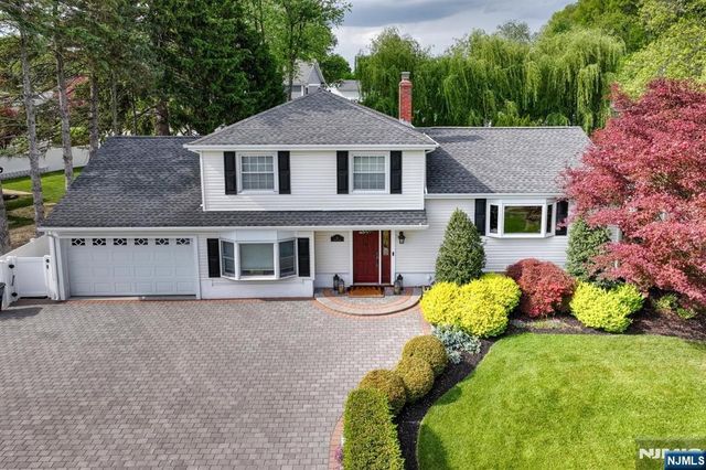 11 Carlisle Road, Wayne, NJ 07470