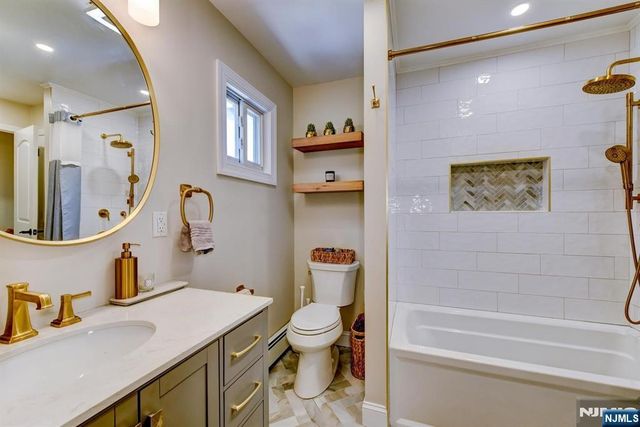 11 Carlisle Road, Wayne, NJ 07470
