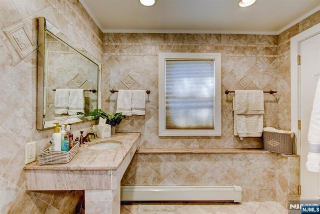 11 Carlisle Road, Wayne, NJ 07470