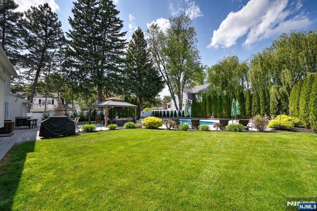 11 Carlisle Road, Wayne, NJ 07470