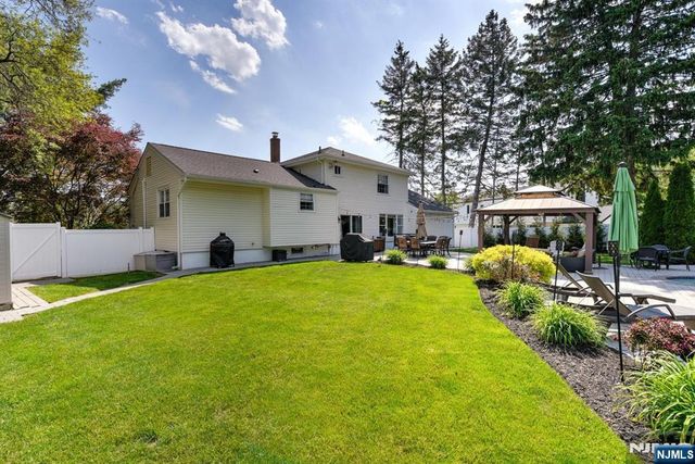 11 Carlisle Road, Wayne, NJ 07470
