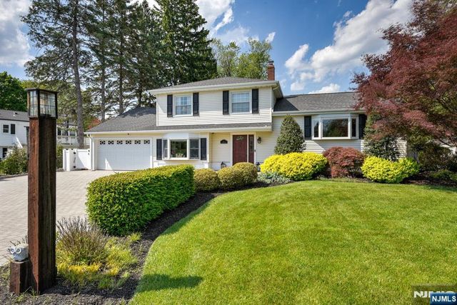 11 Carlisle Road, Wayne, NJ 07470