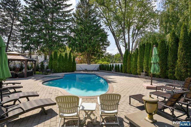 11 Carlisle Road, Wayne, NJ 07470