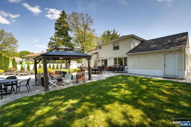 11 Carlisle Road, Wayne, NJ 07470