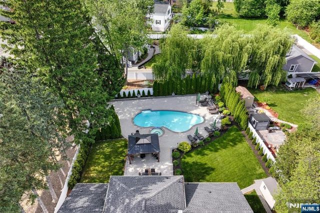 11 Carlisle Road, Wayne, NJ 07470