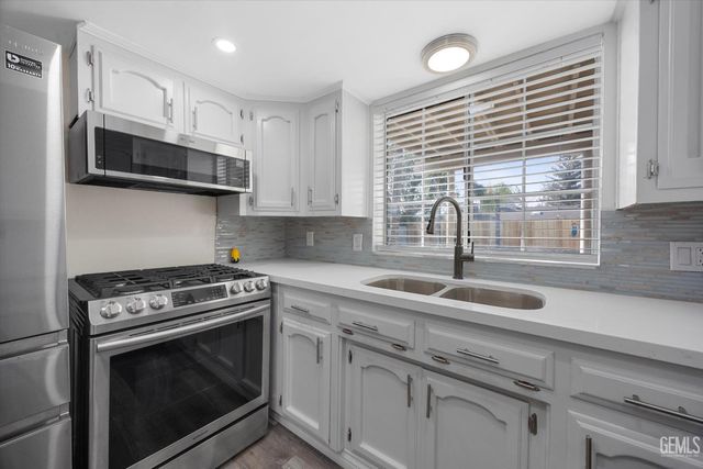 2704 Judith Street, Bakersfield, CA 93306