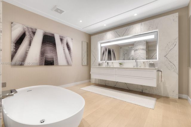 6800 Fisher Island Dr 6822, Miami Beach, FL 33109