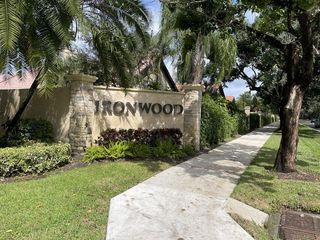 36 Ironwood Way N 36, Palm Beach Gardens, FL 33418