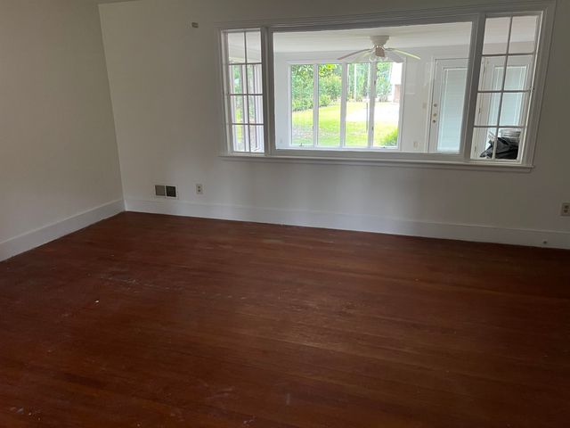 5619 Main St., Loris, SC 29569