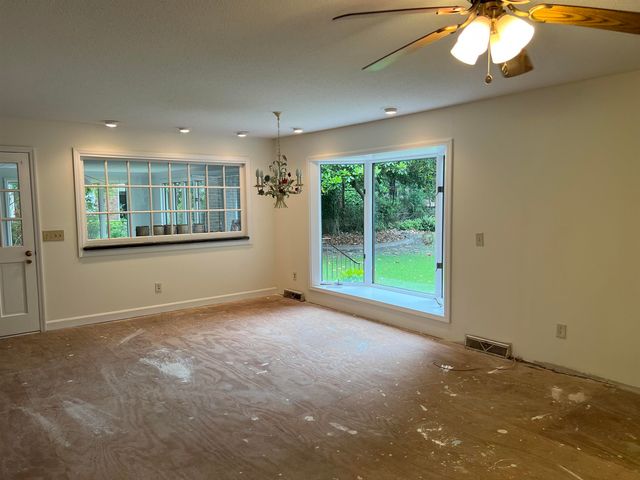 5619 Main St., Loris, SC 29569