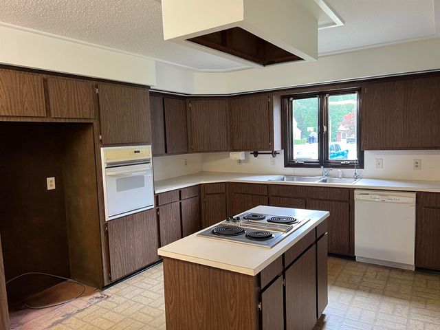 5619 Main St., Loris, SC 29569