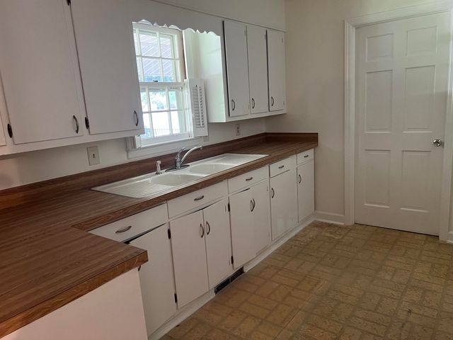 5619 Main St., Loris, SC 29569