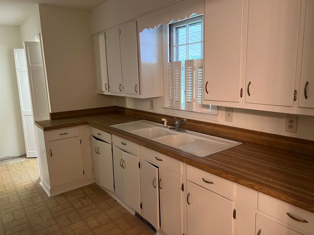 5619 Main St., Loris, SC 29569
