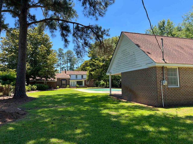 5619 Main St., Loris, SC 29569