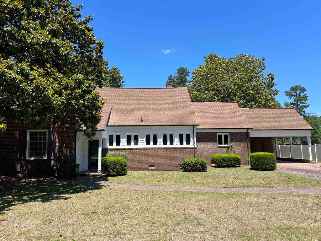 5619 Main St., Loris, SC 29569