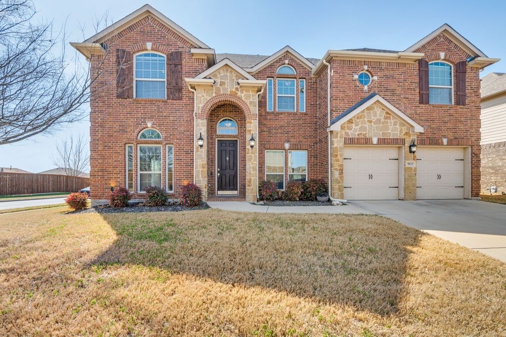 9833 Saltbrush Street, Fort Worth, TX 76177