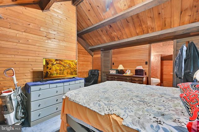 17 APPLE LN, Fleetwood, PA 19522
